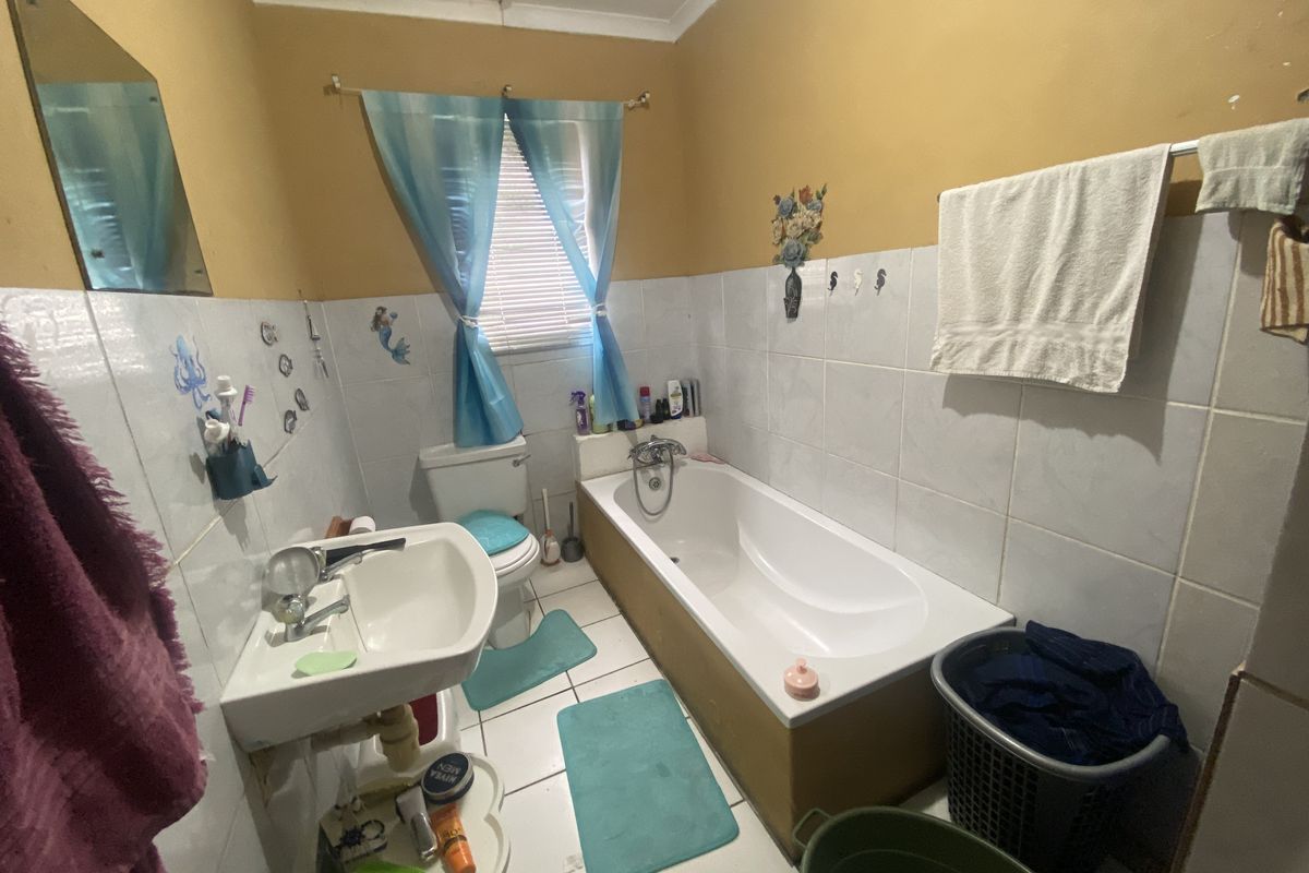 Coastal Charm Meets Mountain Majesty — 3 Bedrooms of Pure Comfort - Photo 5