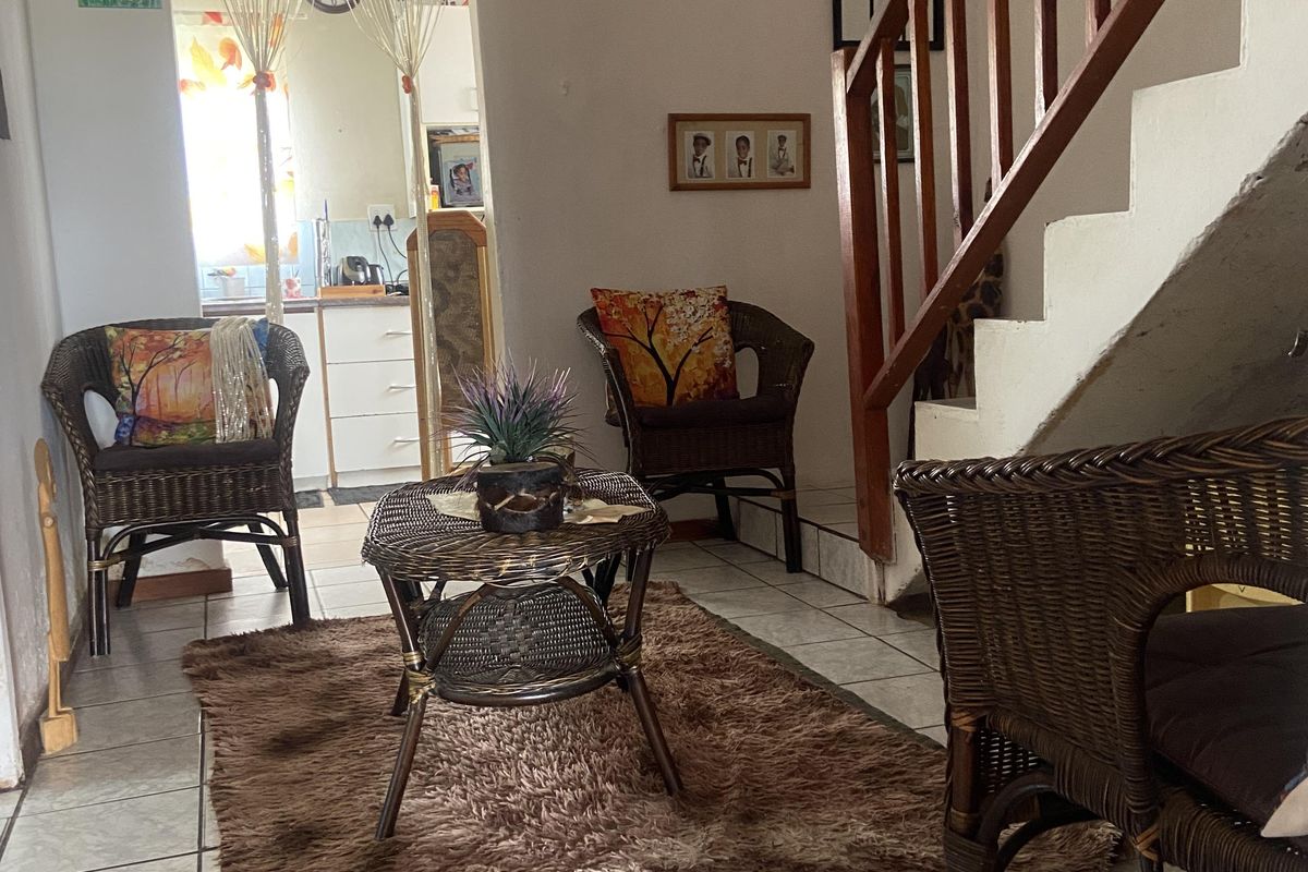 Coastal Charm Meets Mountain Majesty — 3 Bedrooms of Pure Comfort - Photo 4