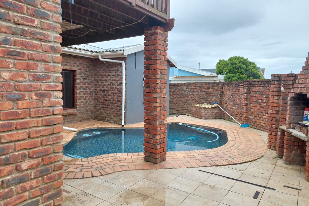 Stunning coastal home - Photo 4