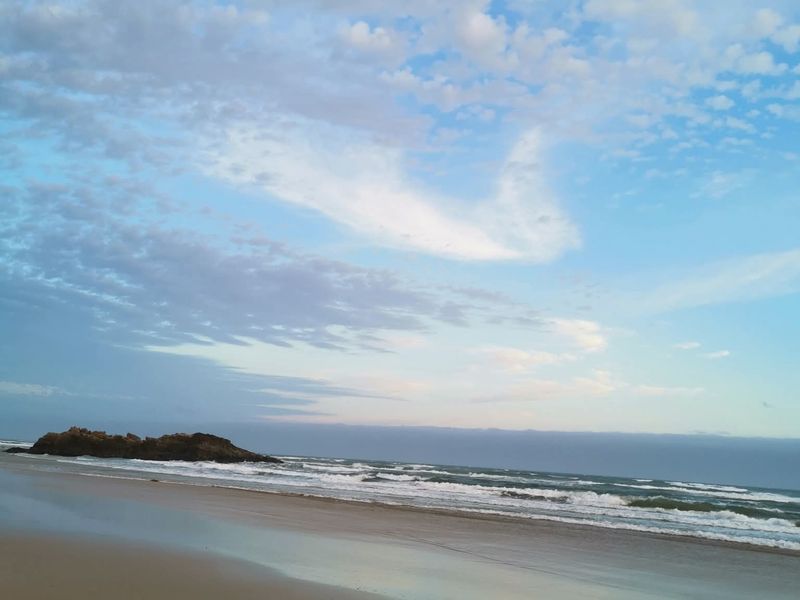 Stunning coastal home - Photo 1