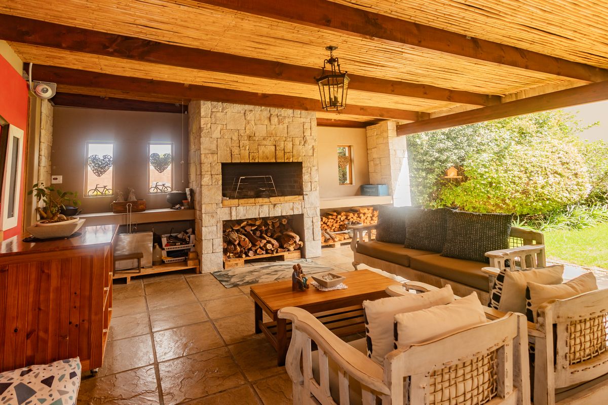 ***EXCLUSIVE SOLE MANDATE*** - Exceptional Family Living in Sought-After Panorama - Photo 5