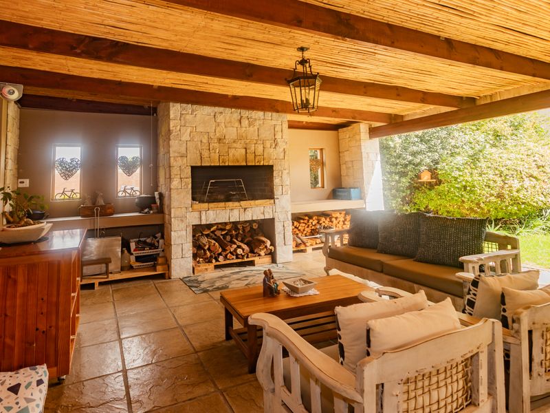 ***EXCLUSIVE SOLE MANDATE*** - Exceptional Family Living in Sought-After Panorama - Photo 5