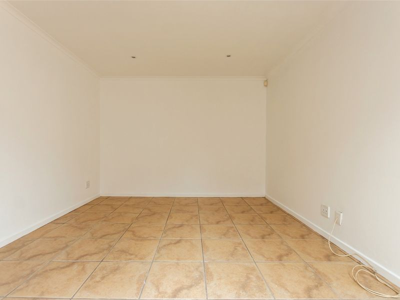 Family Lock-Up-and-Go in Villa Diamante - Photo 10