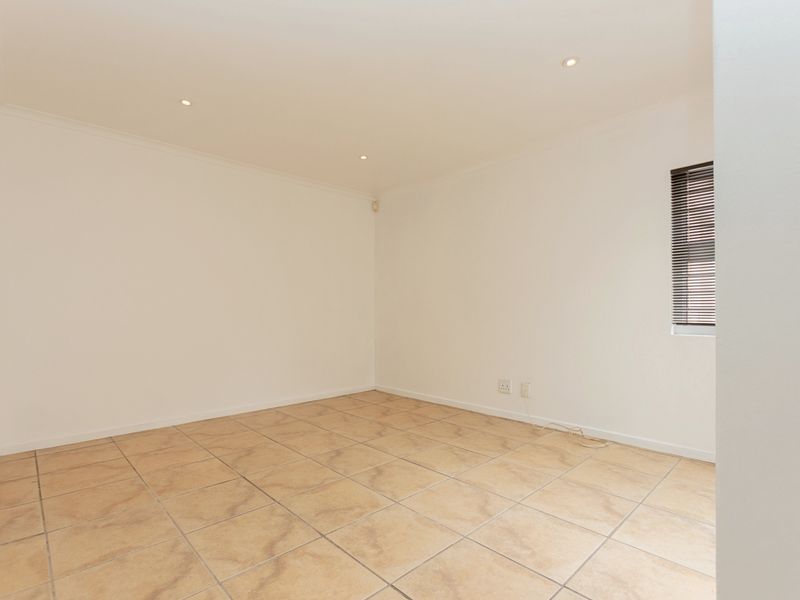 Family Lock-Up-and-Go in Villa Diamante - Photo 7