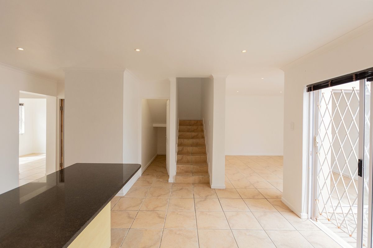 Family Lock-Up-and-Go in Villa Diamante - Photo 5