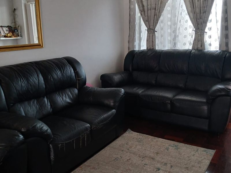 1.5 Bedroom Apartment / Lockup garage Upper Glenwood - Photo 3