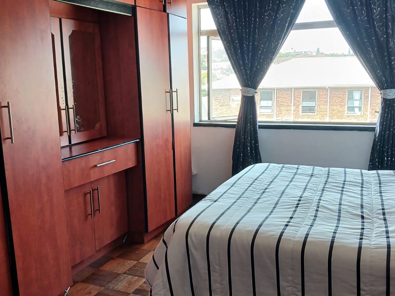 1.5 Bedroom Apartment / Lockup garage Upper Glenwood - Photo 4