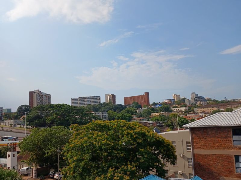 1.5 Bedroom Apartment / Lockup garage Upper Glenwood - Photo 9