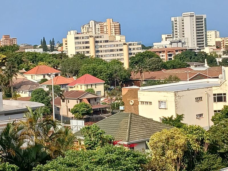 1.5 Bedroom Apartment / Lockup garage Upper Glenwood - Photo 10