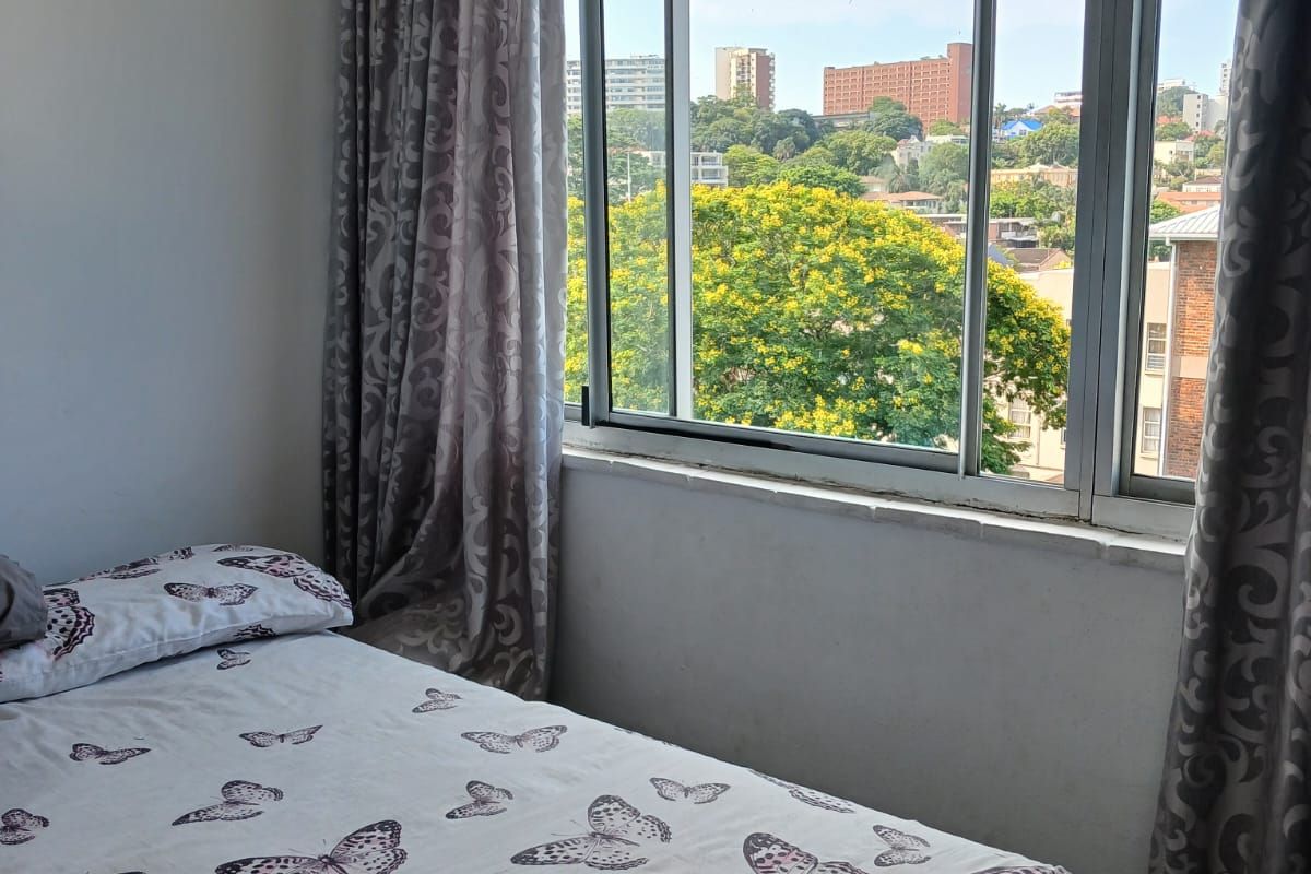 1.5 Bedroom Apartment / Lockup garage Upper Glenwood - Photo 5