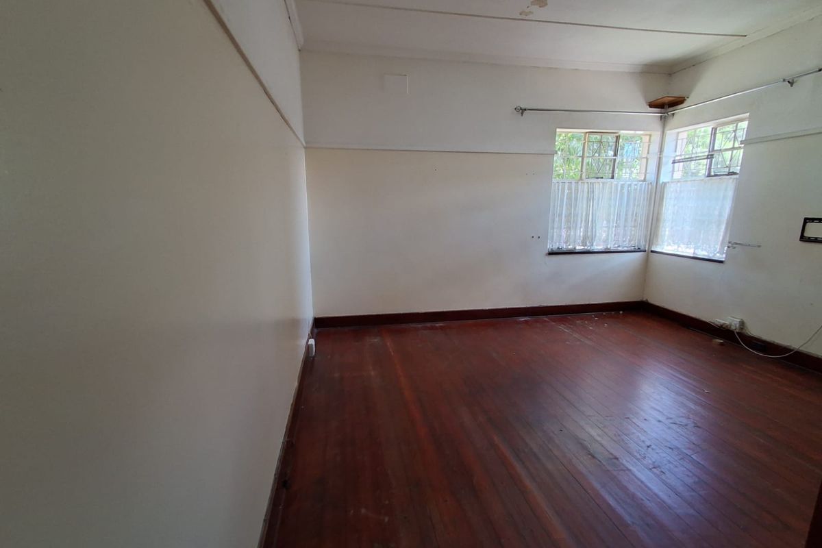 Excellent Investment Opportunity – 2 Bedroom Residence with 3 Additional Rental Units - Photo 4