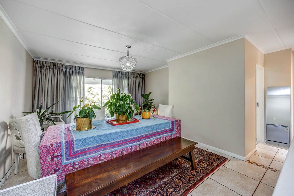 Stunning 2-bedroom sectional title for sale in Sonneglans, Randburg—your perfect home awaits! - Photo 5