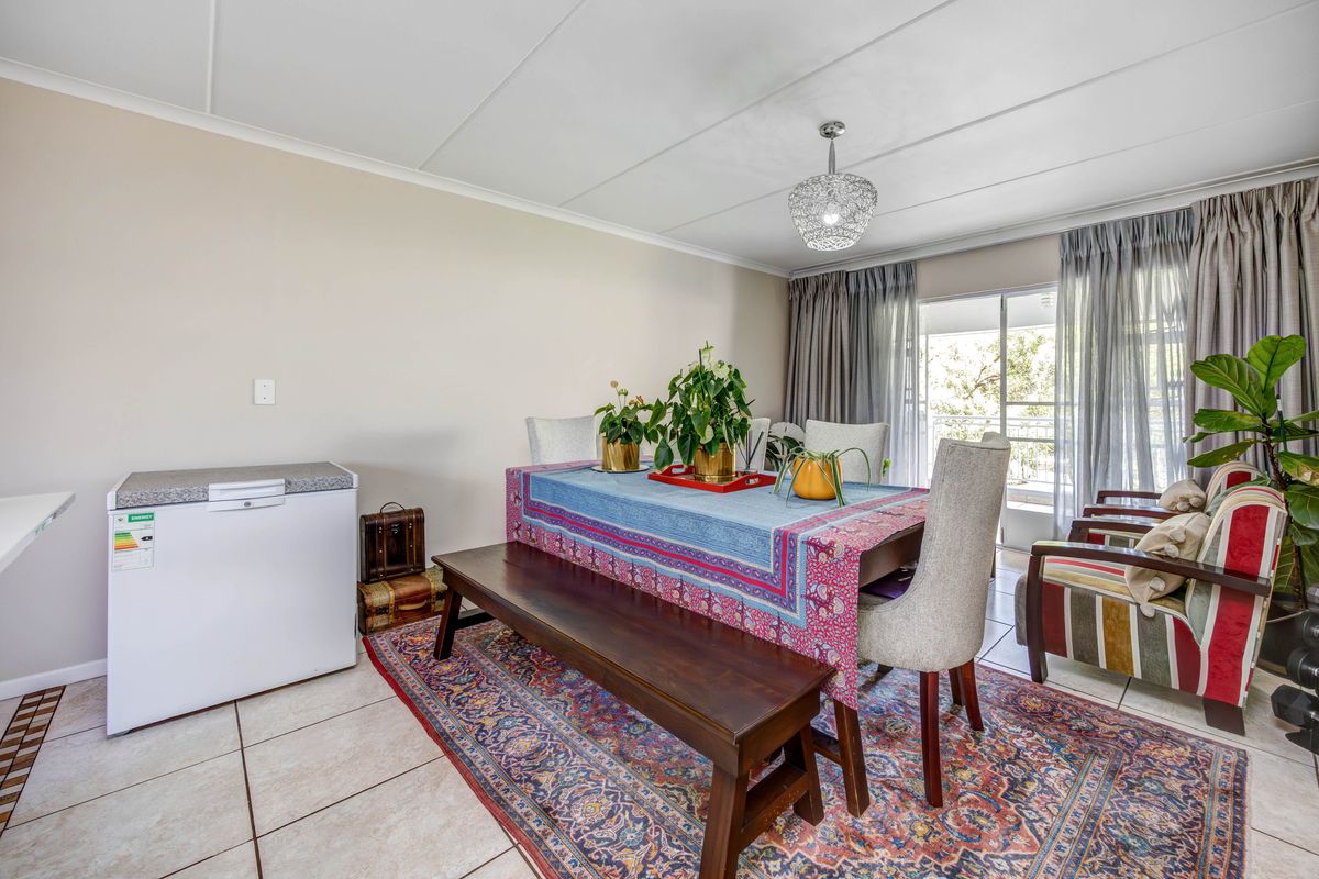 Stunning 2-bedroom sectional title for sale in Sonneglans, Randburg—your perfect home awaits! - Photo 4