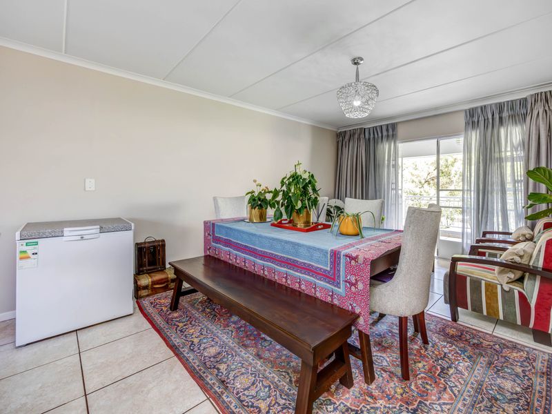 Stunning 2-bedroom sectional title for sale in Sonneglans, Randburg—your perfect home awaits! - Photo 4