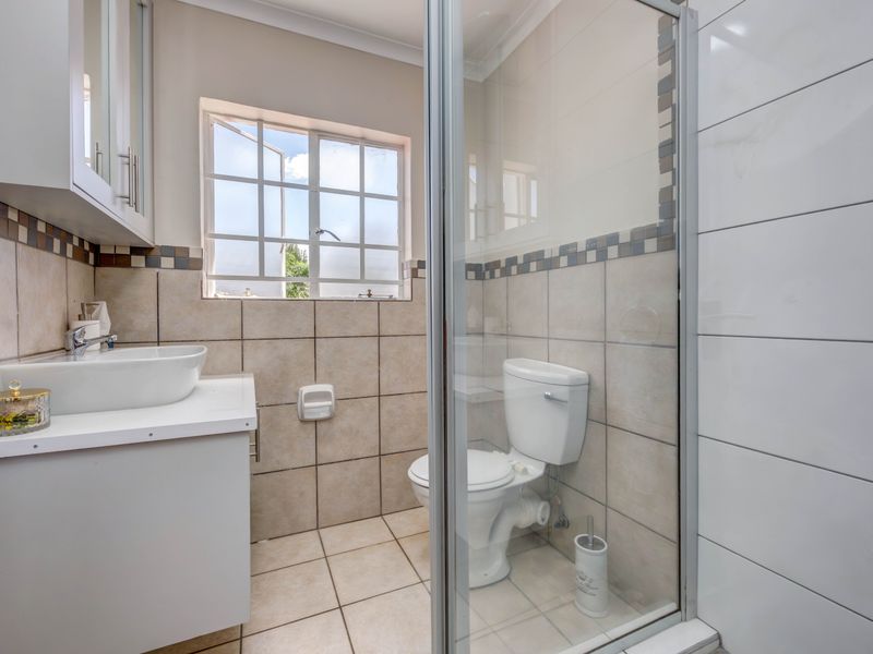 Stunning 2-bedroom sectional title for sale in Sonneglans, Randburg—your perfect home awaits! - Photo 10