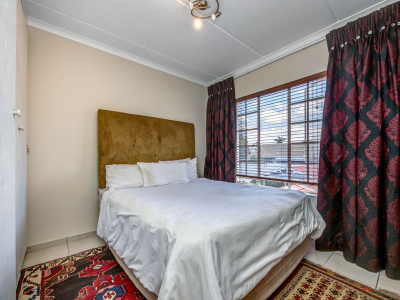 Stunning 2-bedroom sectional title for sale in Sonneglans, Randburg—your perfect home awaits! - Photo 9