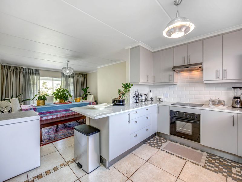 Stunning 2-bedroom sectional title for sale in Sonneglans, Randburg—your perfect home awaits! - Photo 7