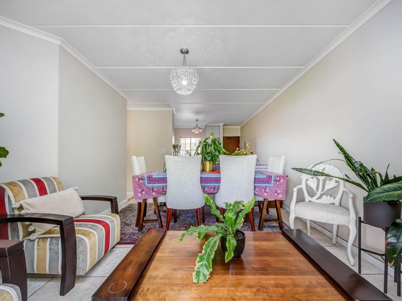 Stunning 2-bedroom sectional title for sale in Sonneglans, Randburg—your perfect home awaits! - Photo 6