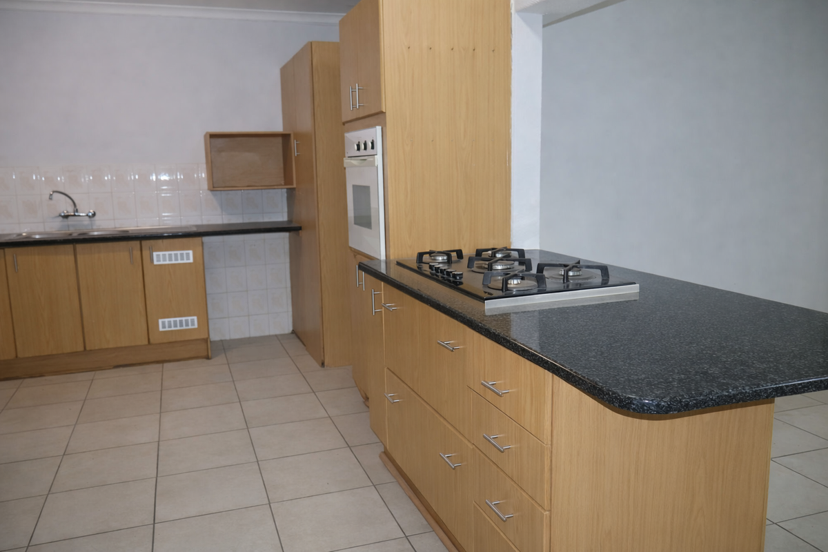 Beautiful 4-Bedroom Family Home in Rangeview - Photo 2