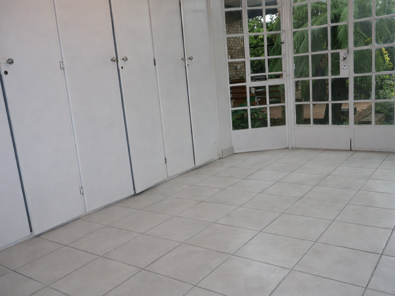 Beautiful 4-Bedroom Family Home in Rangeview - Photo 6