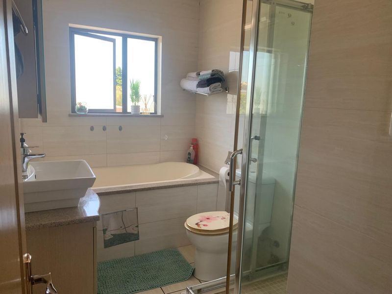 Easy, Secure Living — 2 Bedroom Lock-Up-and-Go in Noordwyk, Midrand - Photo 4