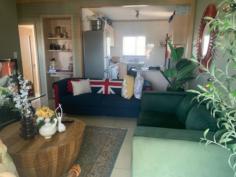 Easy, Secure Living — 2 Bedroom Lock-Up-and-Go in Noordwyk, Midrand - Photo 3