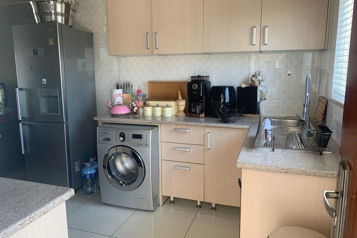 Easy, Secure Living — 2 Bedroom Lock-Up-and-Go in Noordwyk, Midrand - Photo 2