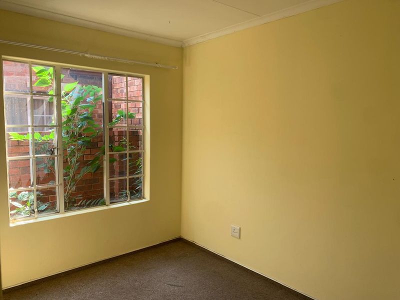 2-Bedroom Secure Cluster in Noordwyk – Perfect Starter Home or Investment - Photo 8