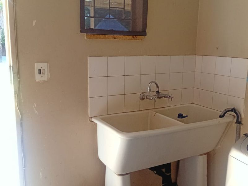 This spacious home could be the perfect family residence you’ve been searching for. - Photo 9