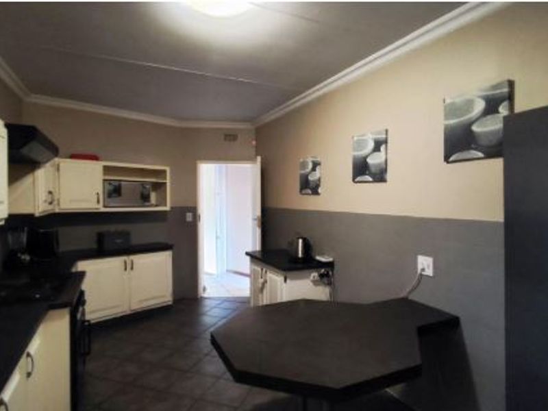 This spacious home could be the perfect family residence you’ve been searching for. - Photo 8