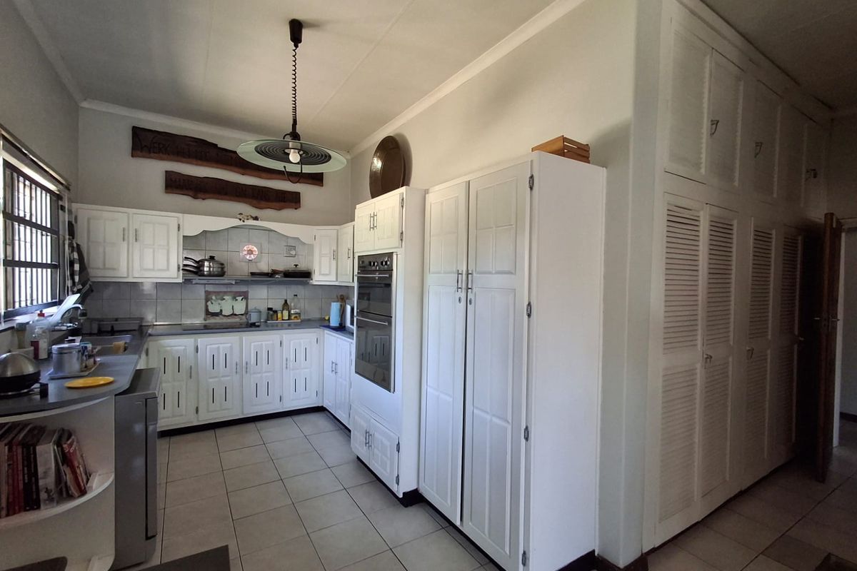 Prime Theresapark Property with Space, Style and Income Potential - Photo 5