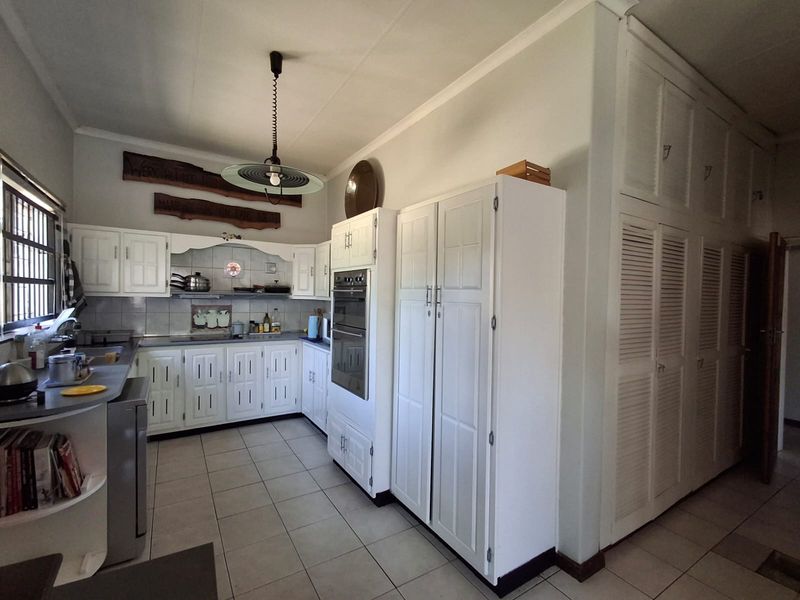 Prime Theresapark Property with Space, Style and Income Potential - Photo 5