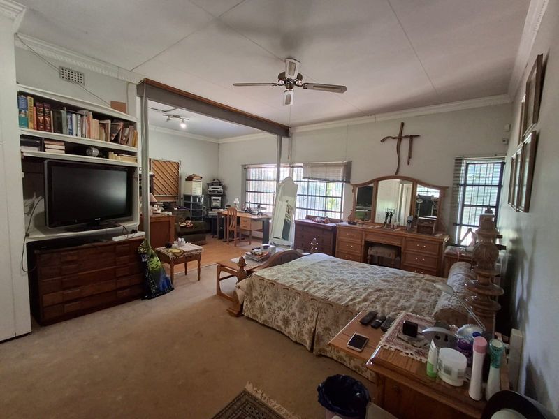 Prime Theresapark Property with Space, Style and Income Potential - Photo 8