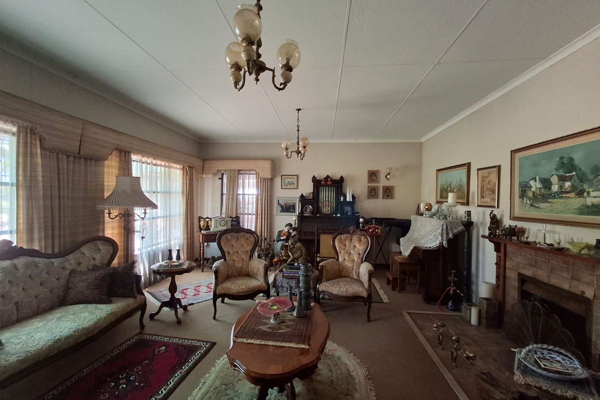 Prime Theresapark Property with Space, Style and Income Potential - Photo 3