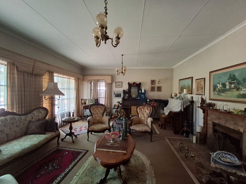 Prime Theresapark Property with Space, Style and Income Potential - Photo 3