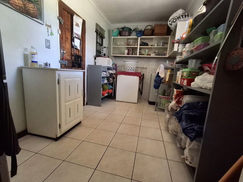 Prime Theresapark Property with Space, Style and Income Potential - Photo 7