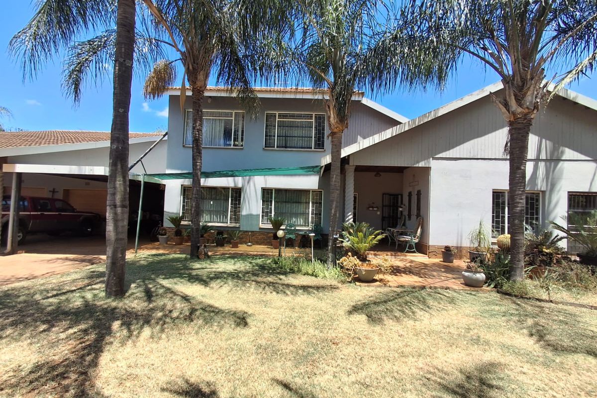 Prime Theresapark Property with Space, Style and Income Potential - Photo 2