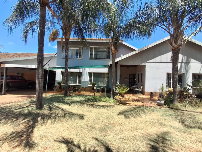 Prime Theresapark Property with Space, Style and Income Potential - Photo 2