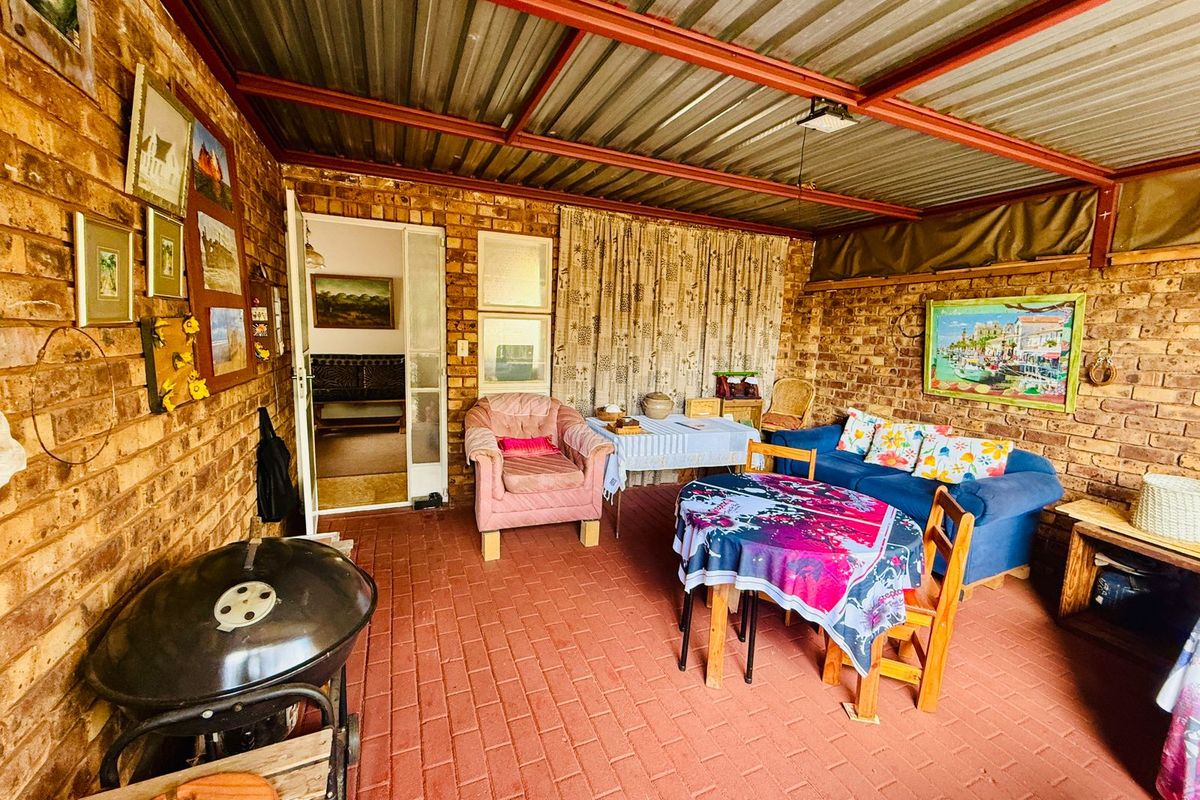 Comfortable & Secure Living in a Welcoming Retirement Community - Photo 4