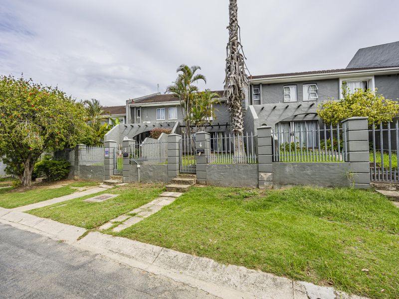 Peaceful & Secure 3 Bedroom Townhouse in Prime Beacon Bay - Photo 6