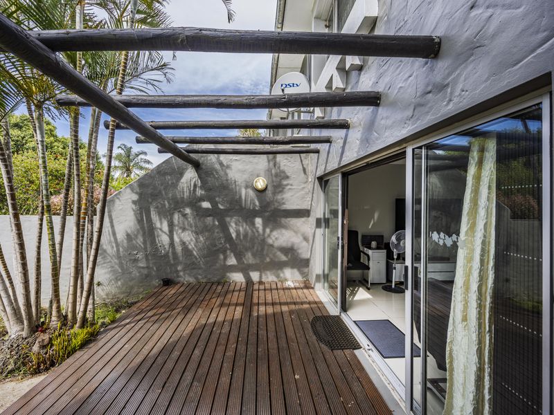 Peaceful & Secure 3 Bedroom Townhouse in Prime Beacon Bay - Photo 7