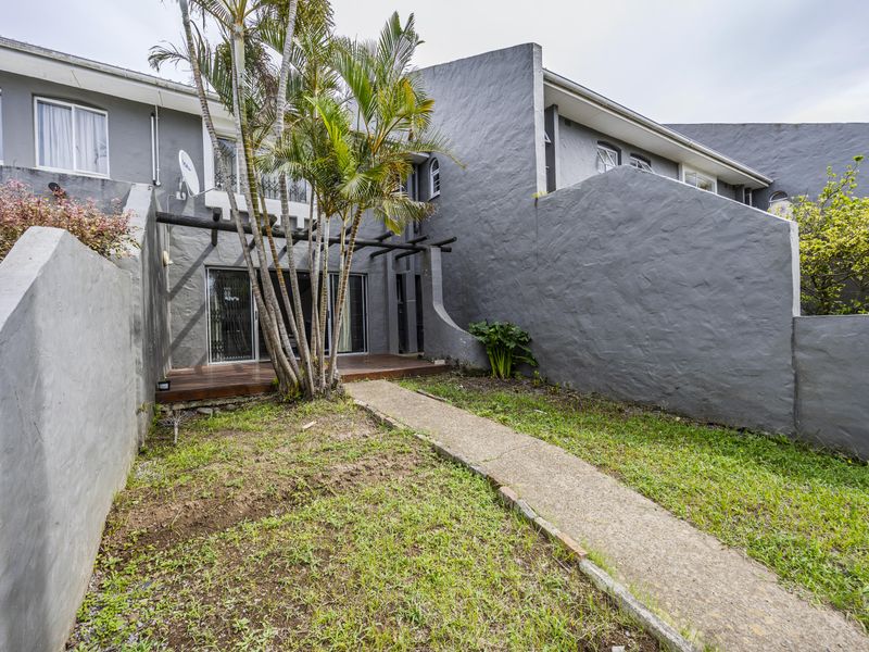 Peaceful & Secure 3 Bedroom Townhouse in Prime Beacon Bay - Photo 8