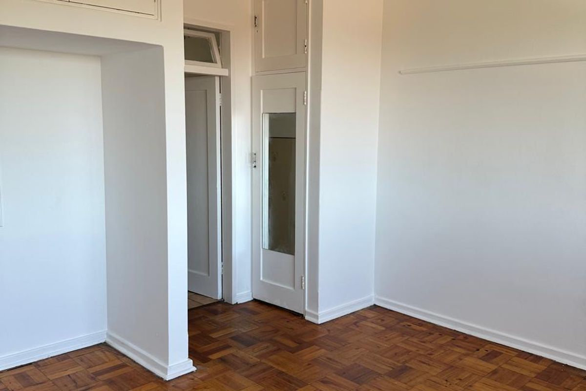 Flat To Rent in The Bluff - Photo 2