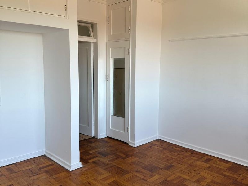 Flat To Rent in The Bluff - Photo 2