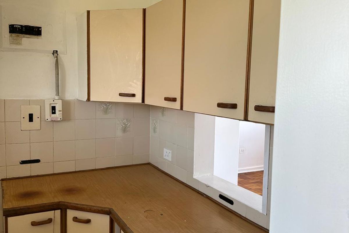 Flat To Rent in The Bluff - Photo 5