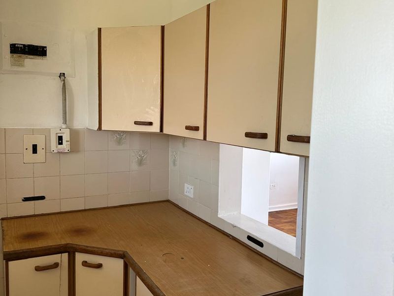 Flat To Rent in The Bluff - Photo 5