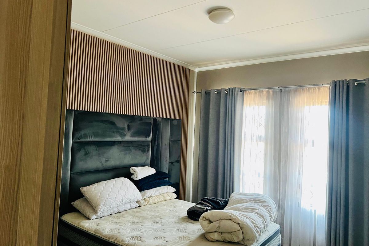 HOME FOR SALE IN HEUWEL MANOR - Photo 5