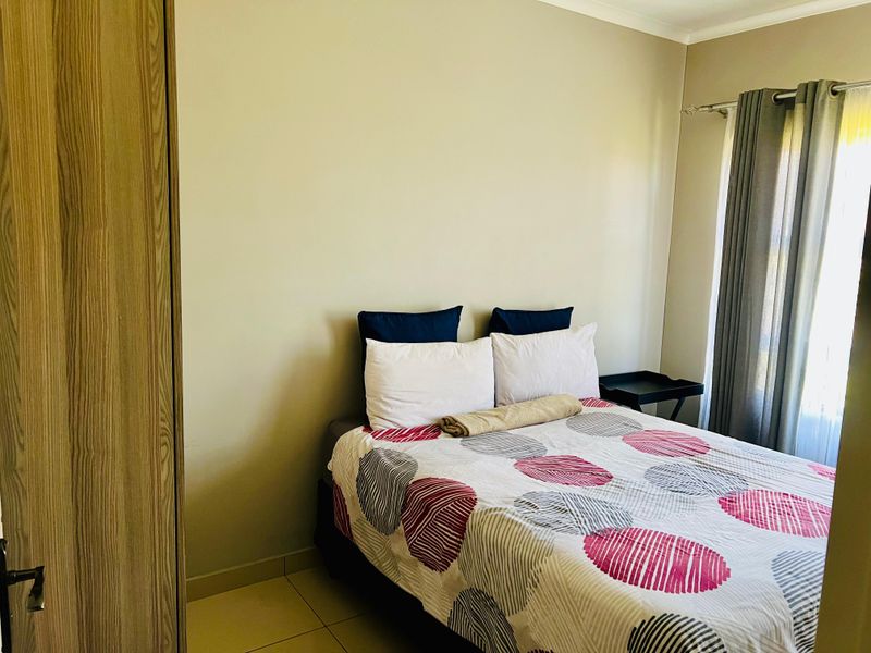 HOME FOR SALE IN HEUWEL MANOR - Photo 8