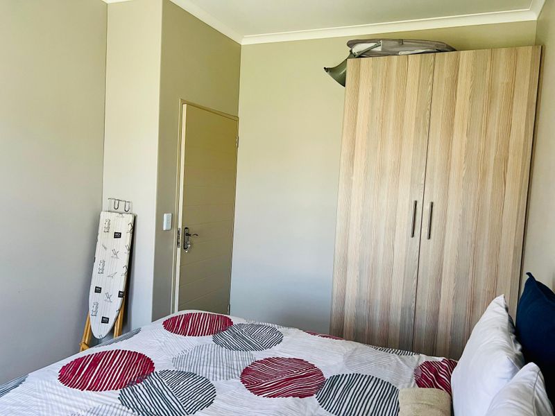 HOME FOR SALE IN HEUWEL MANOR - Photo 7