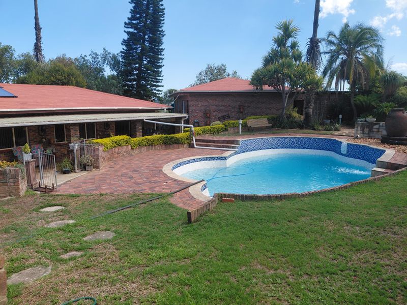 Vanes Estate Family Home For Sale! - Photo 3